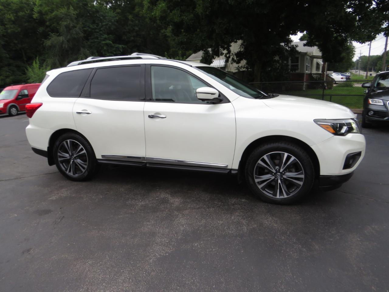 Nissan Pathfinder 4x4 Platinum 2017