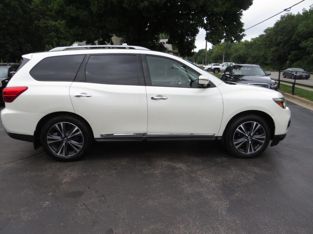 Nissan Pathfinder 4x4 Platinum 2017