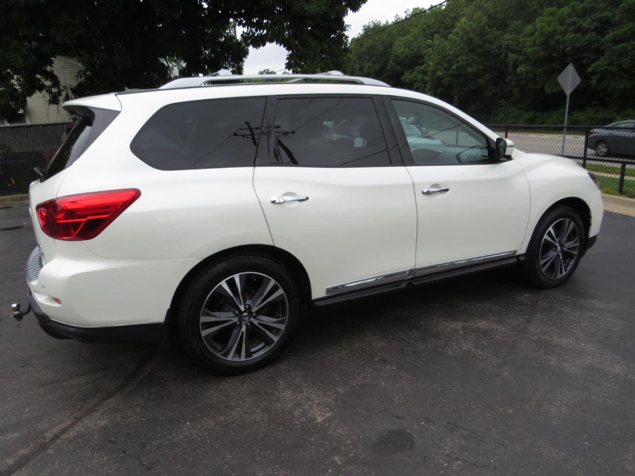 Nissan Pathfinder 4x4 Platinum 2017