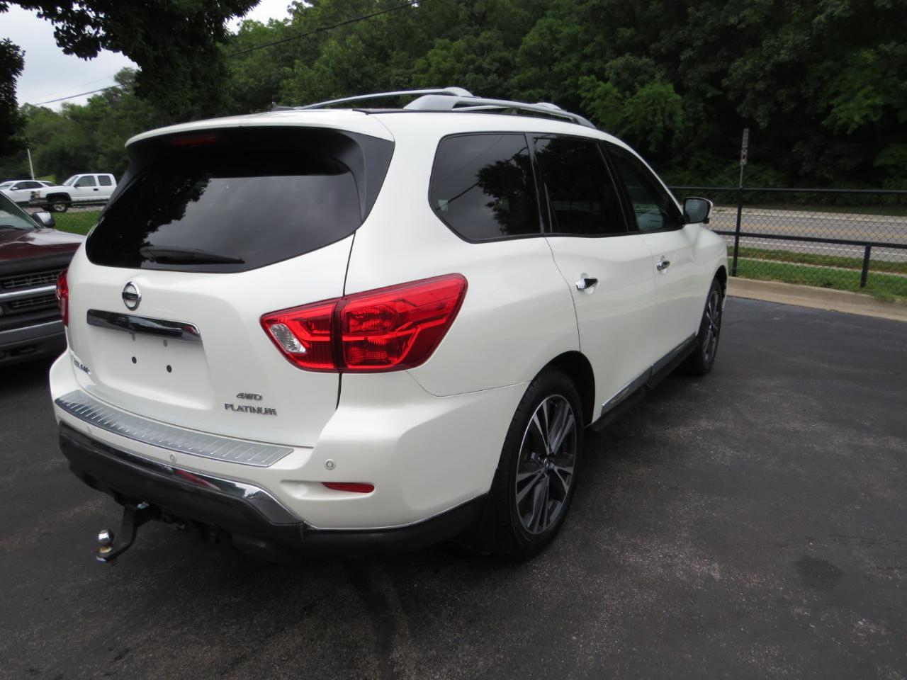 Nissan Pathfinder 4x4 Platinum 2017