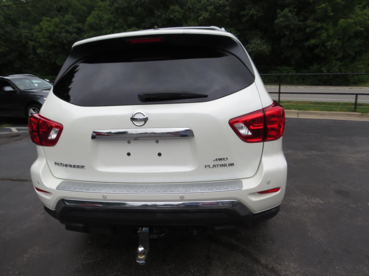 Nissan Pathfinder 4x4 Platinum 2017