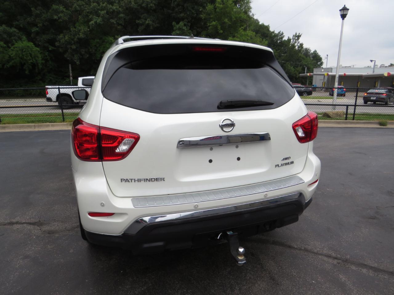 Nissan Pathfinder 4x4 Platinum 2017
