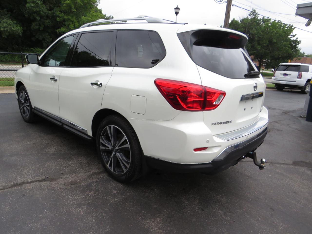 Nissan Pathfinder 4x4 Platinum 2017
