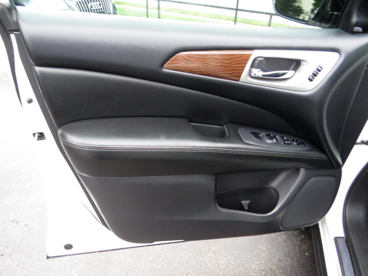 Nissan Pathfinder 4x4 Platinum 2017