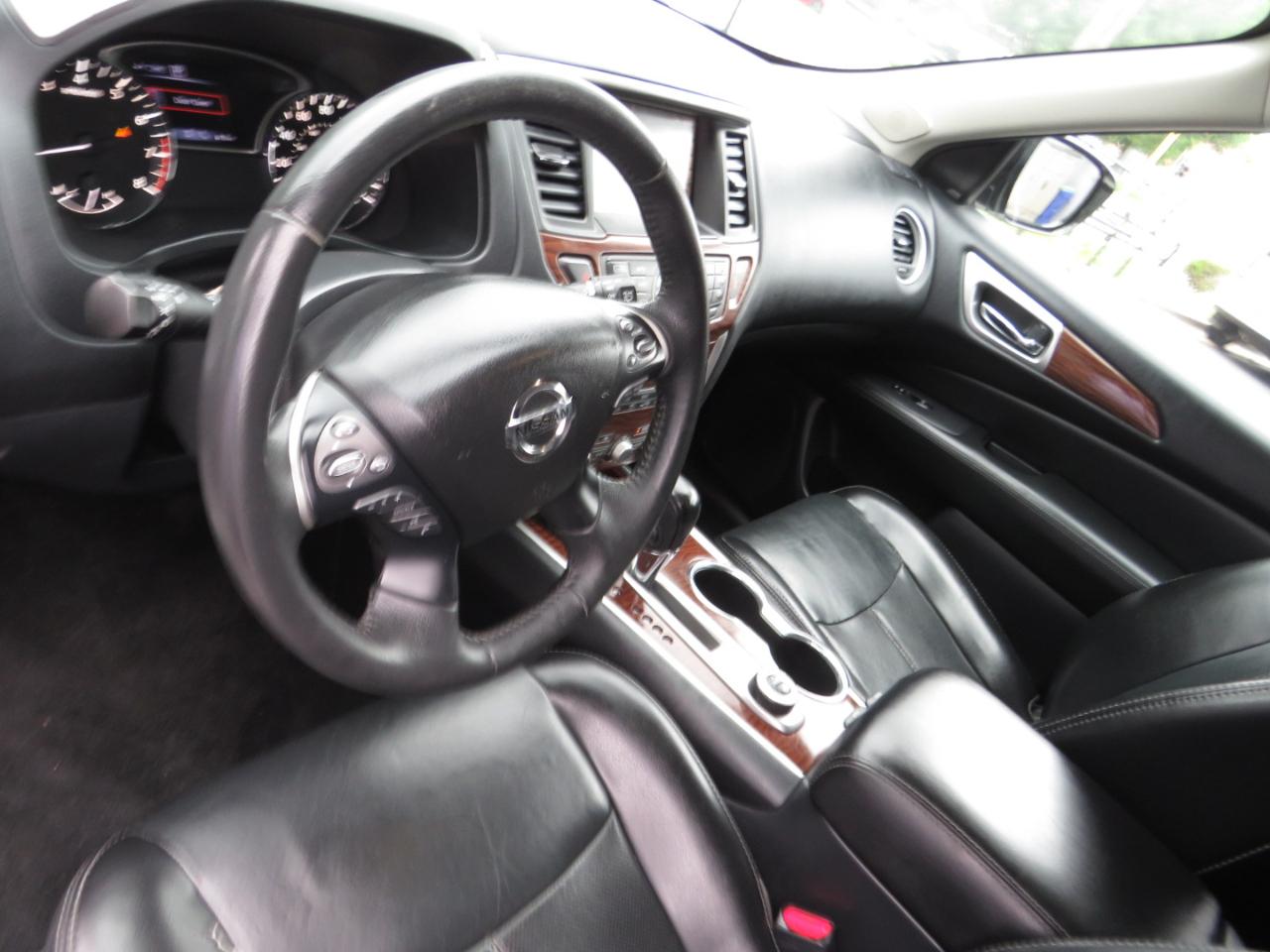 Nissan Pathfinder 4x4 Platinum 2017
