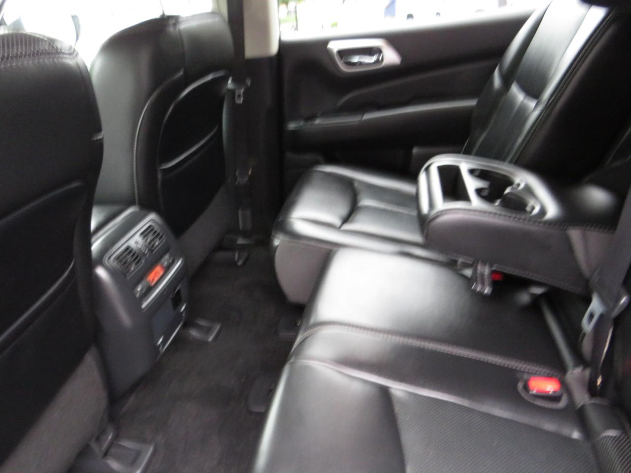 Nissan Pathfinder 4x4 Platinum 2017