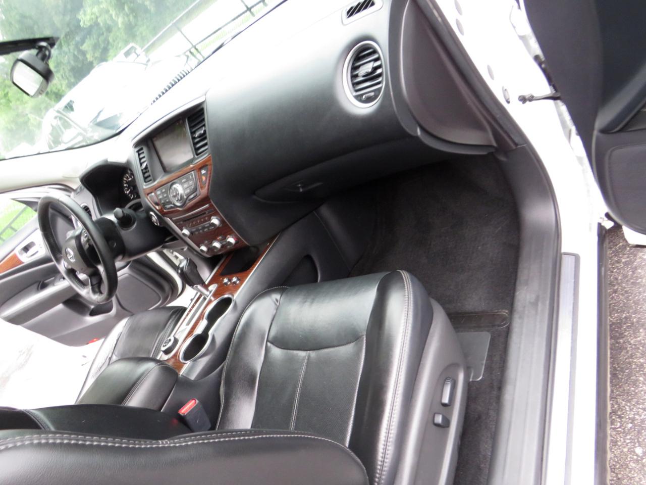Nissan Pathfinder 4x4 Platinum 2017