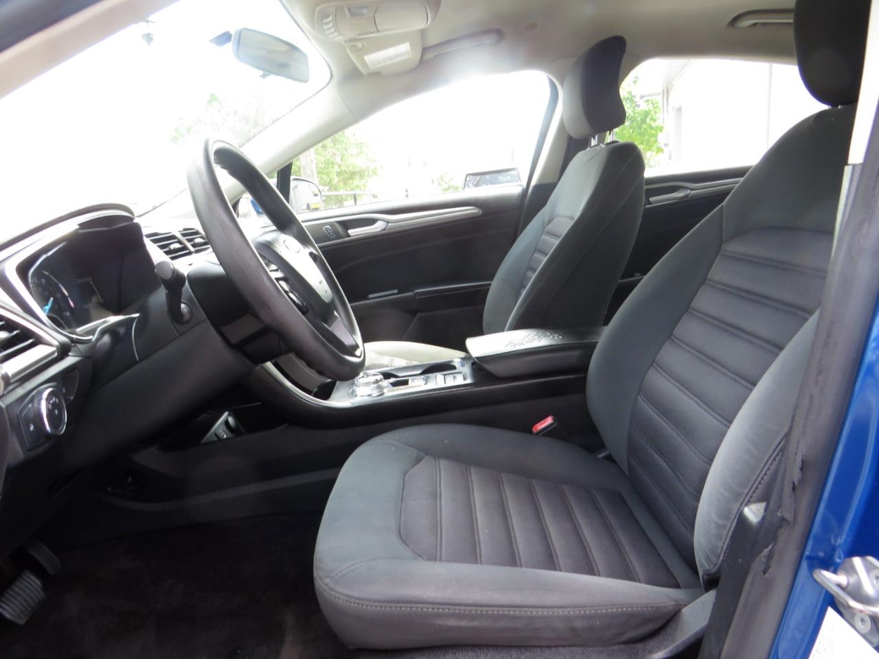 Ford Fusion Hybrid SE FWD 2017