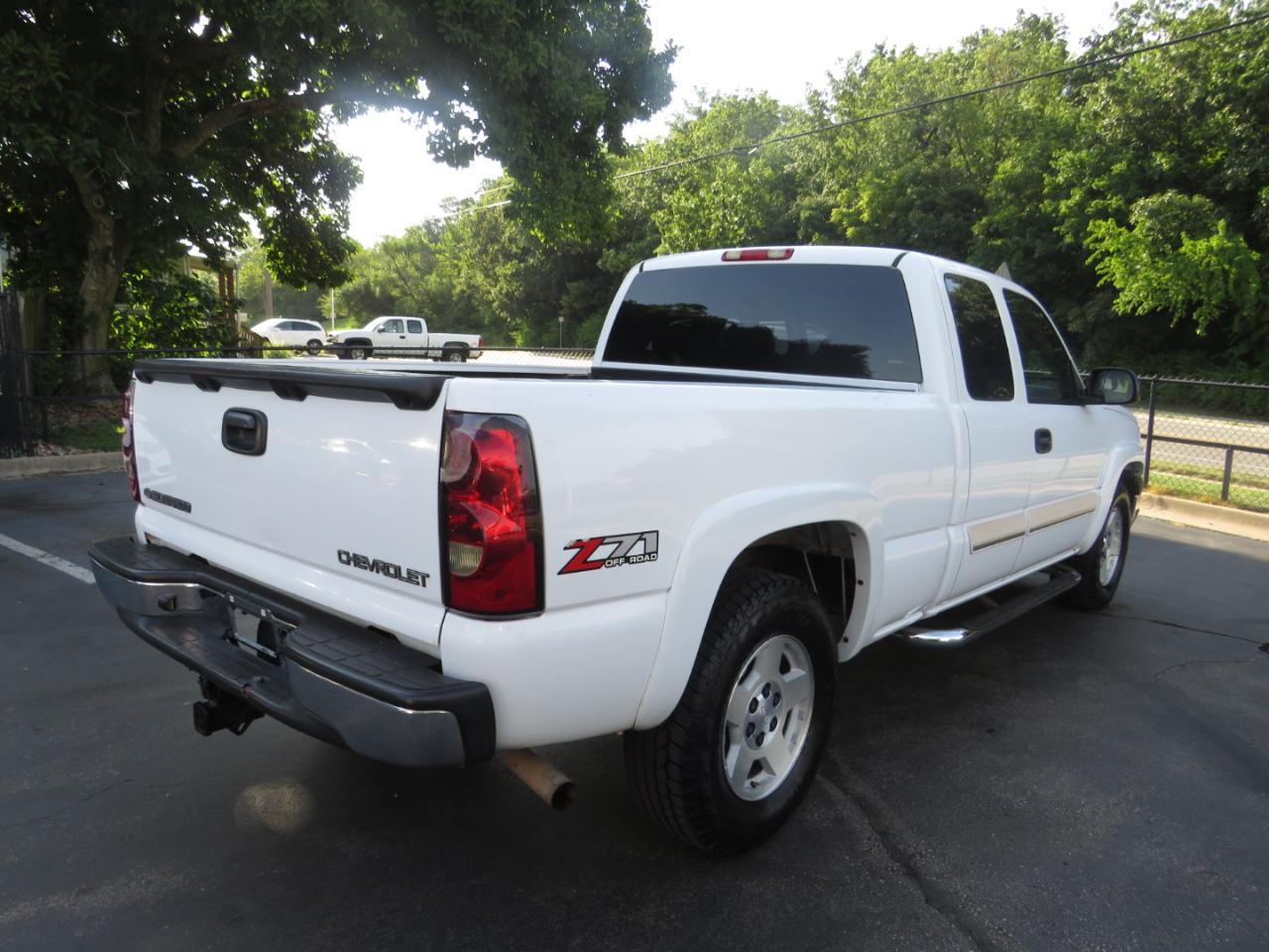 Chevrolet Silverado 1500 Ext Cab 143.5" WB 4WD Z71 2005