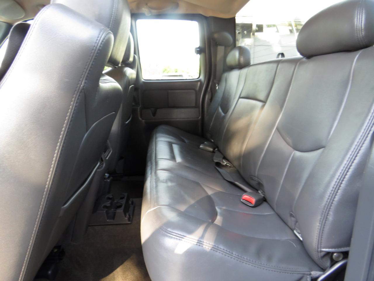 Chevrolet Silverado 1500 Ext Cab 143.5" WB 4WD Z71 2005