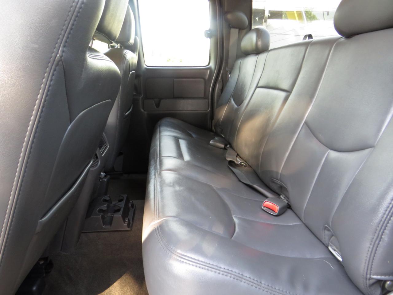 Chevrolet Silverado 1500 Ext Cab 143.5" WB 4WD Z71 2005