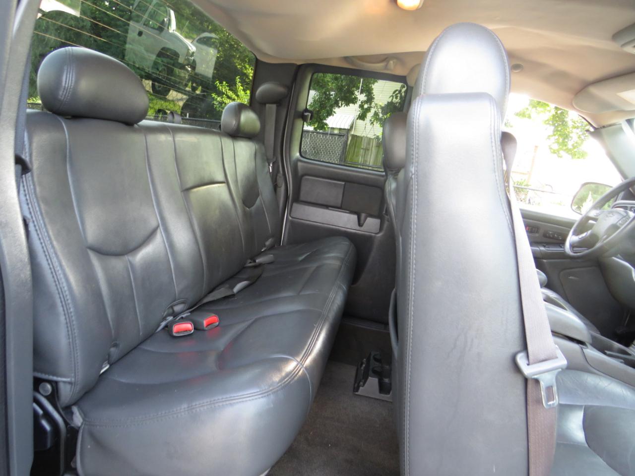 Chevrolet Silverado 1500 Ext Cab 143.5" WB 4WD Z71 2005