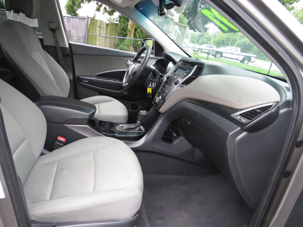 Hyundai Santa Fe FWD 4dr Sport 2013