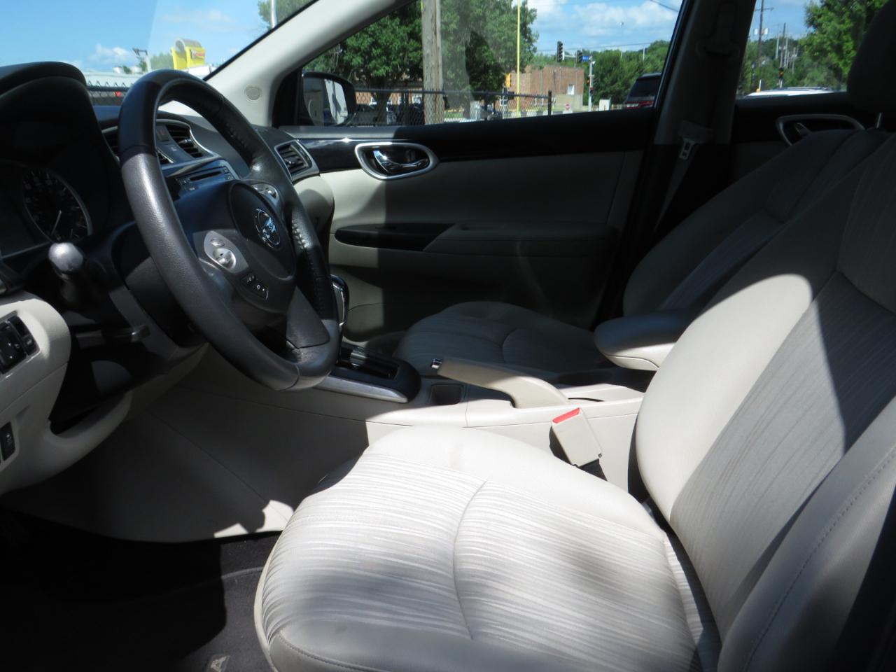 Nissan Sentra SV CVT 2017