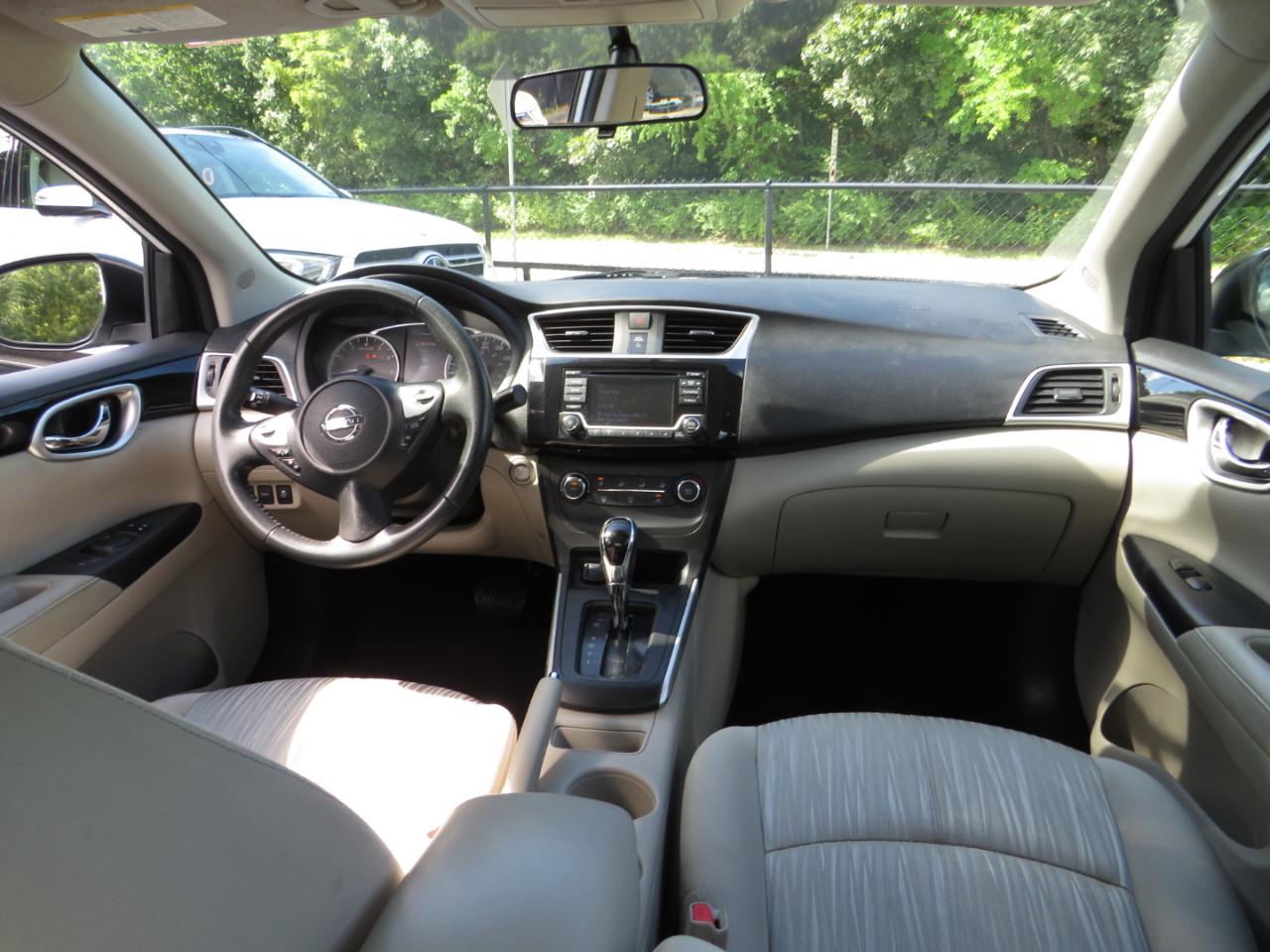 Nissan Sentra SV CVT 2017