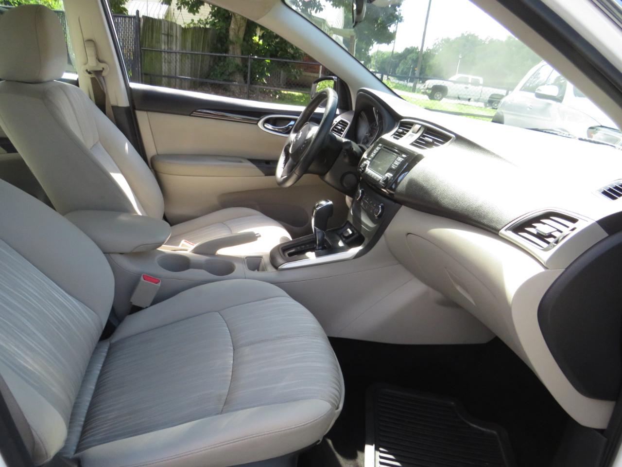 Nissan Sentra SV CVT 2017