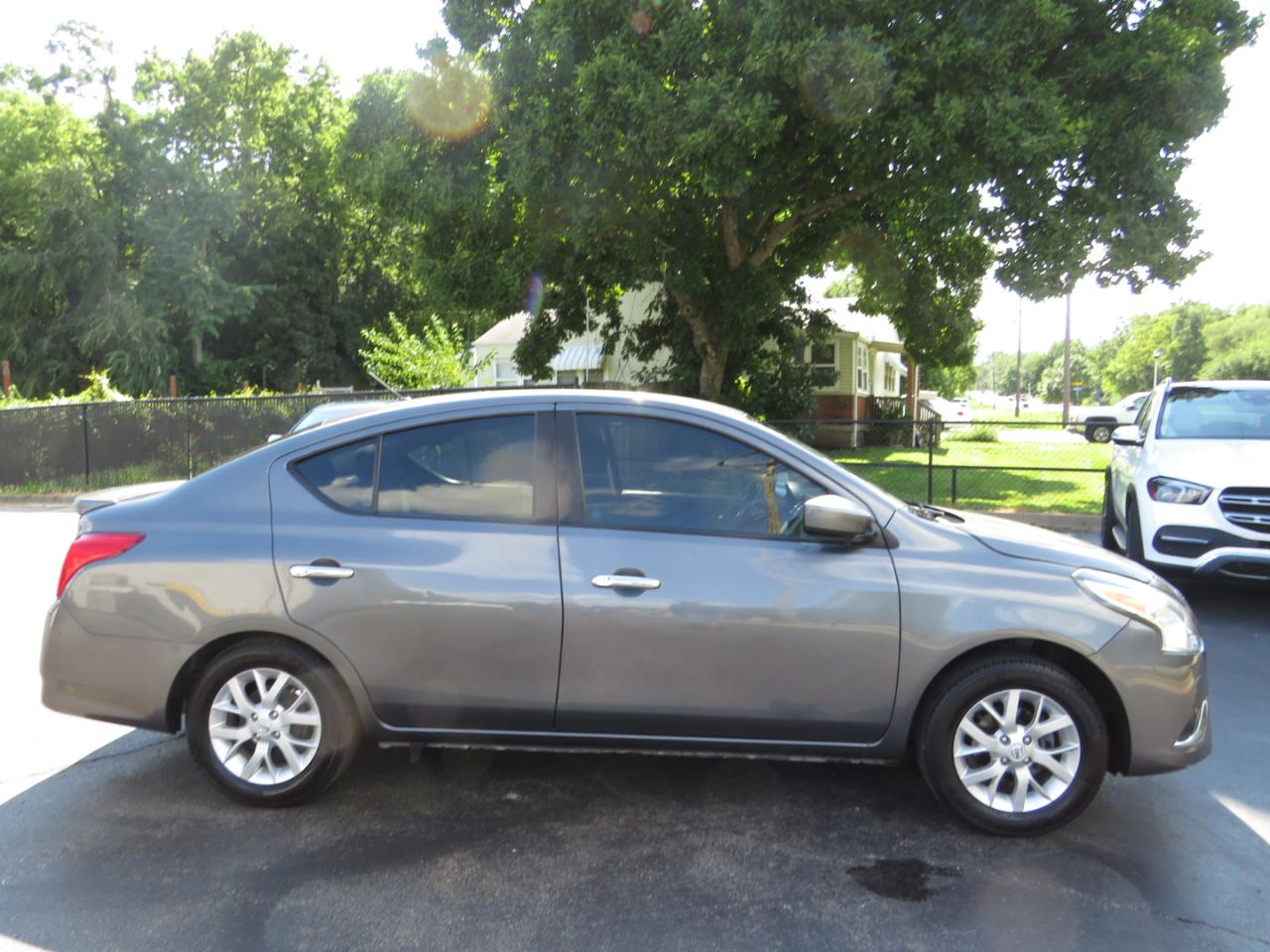 Nissan Versa Sedan 2018.5 SV CVT 2018