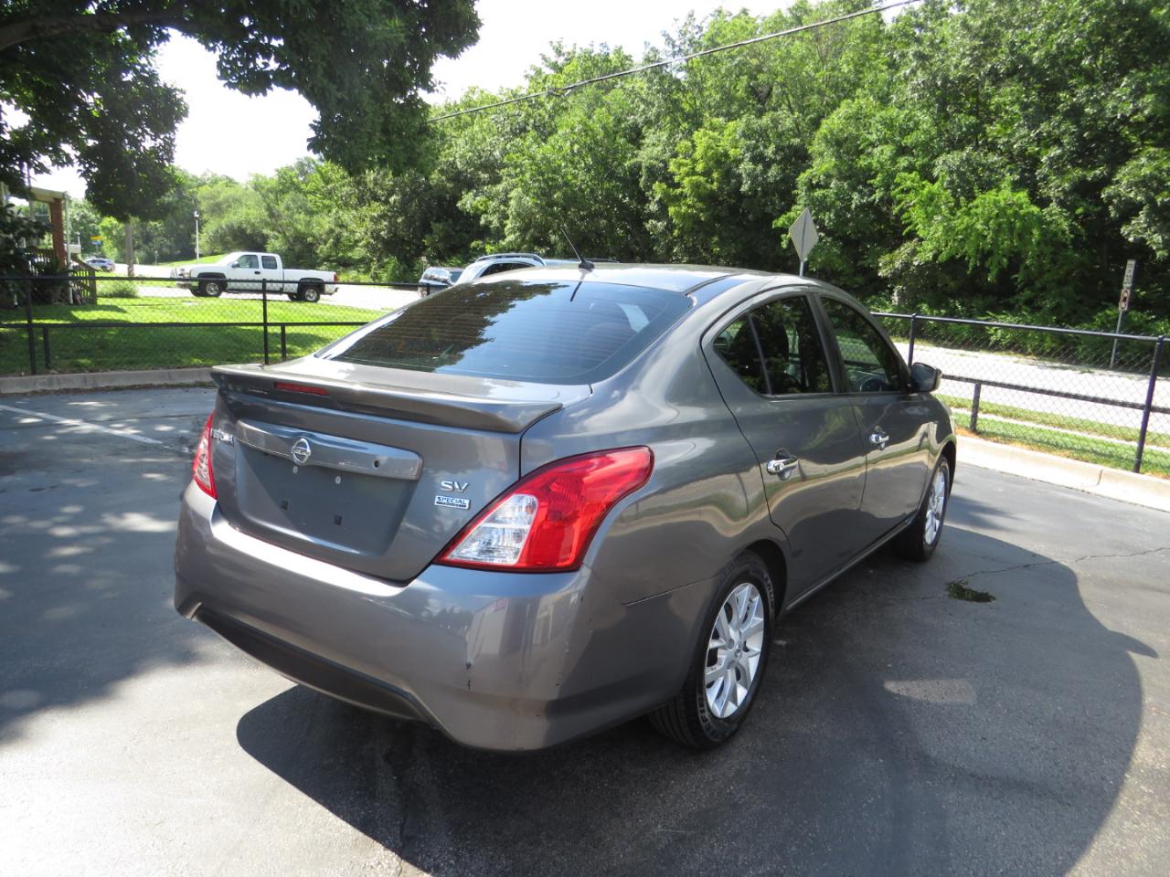 Nissan Versa Sedan 2018.5 SV CVT 2018
