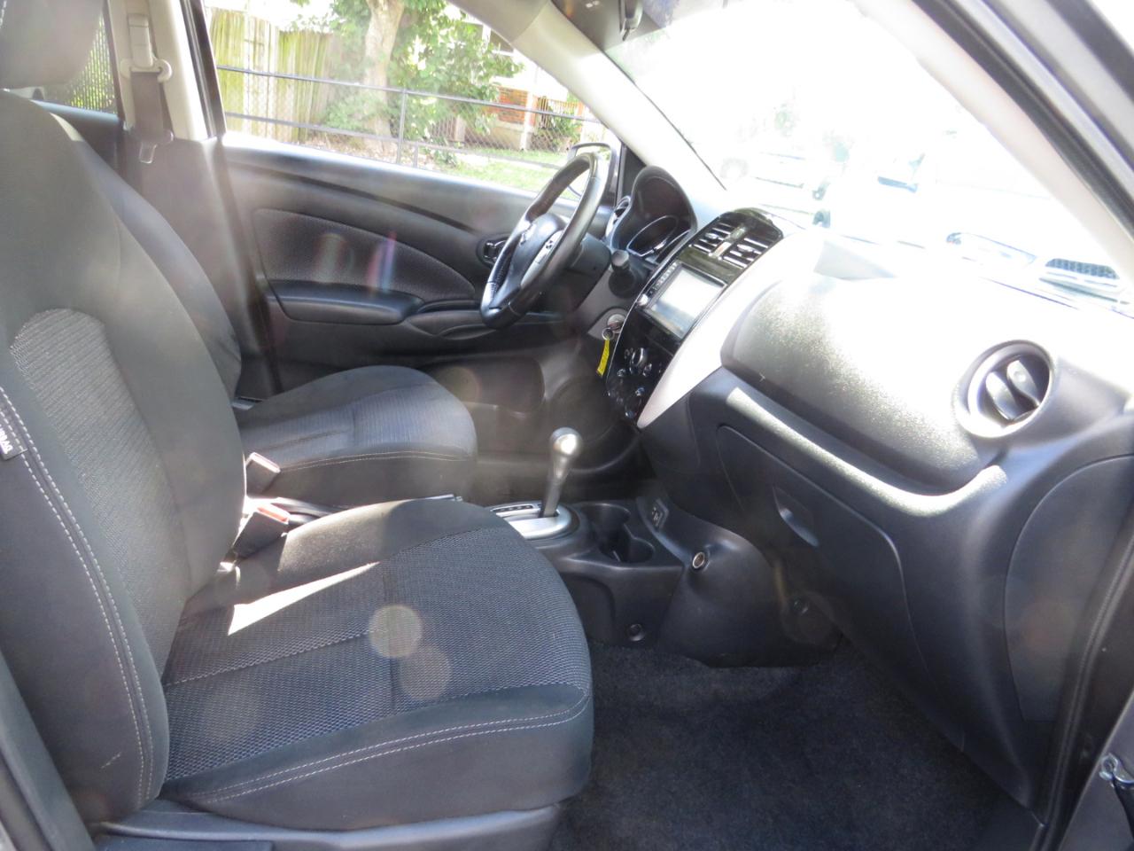 Nissan Versa Sedan 2018.5 SV CVT 2018