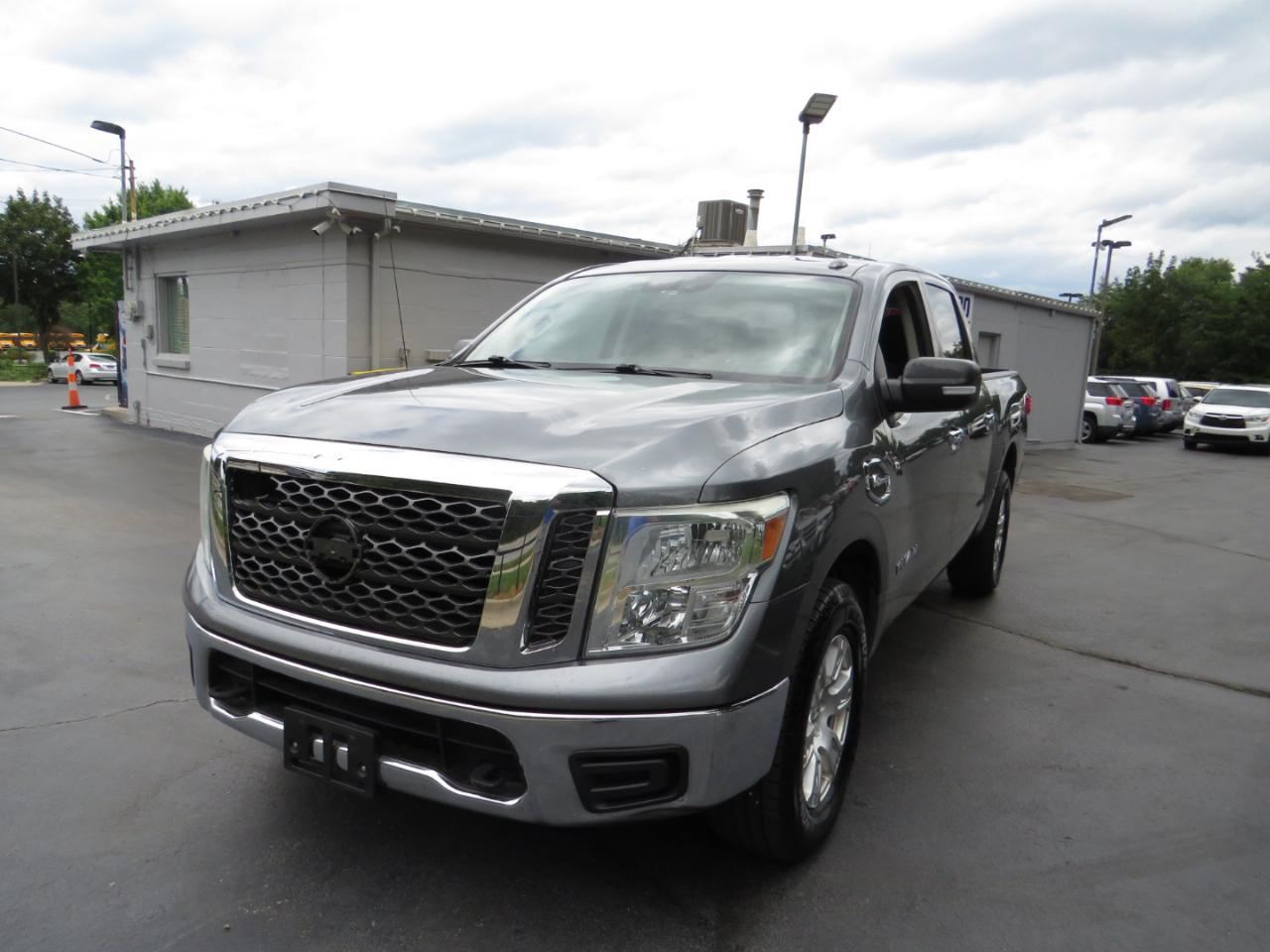 Nissan Titan 4x4 Crew Cab SV 2017