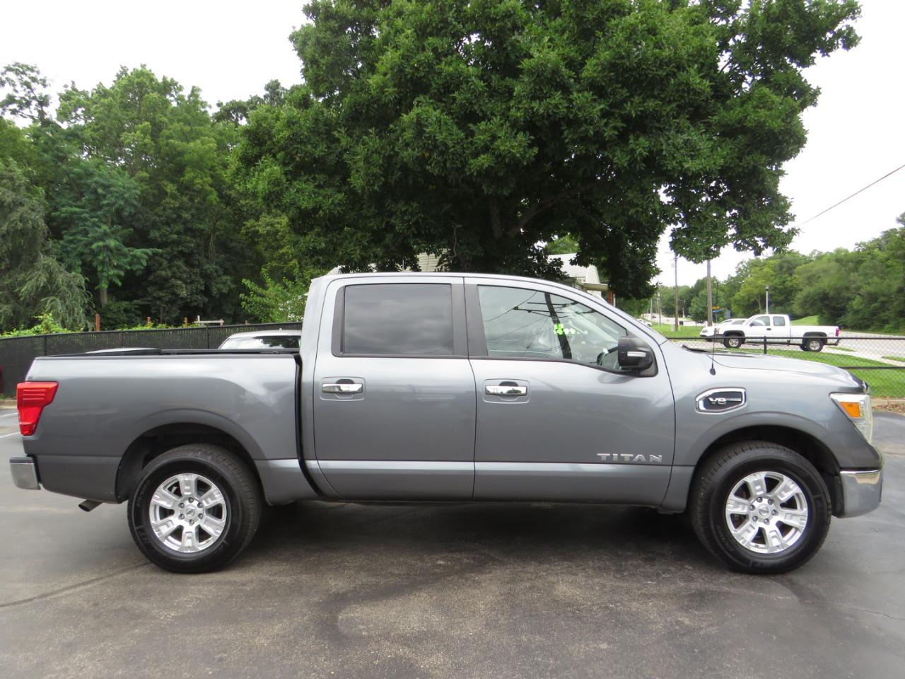 Nissan Titan 4x4 Crew Cab SV 2017