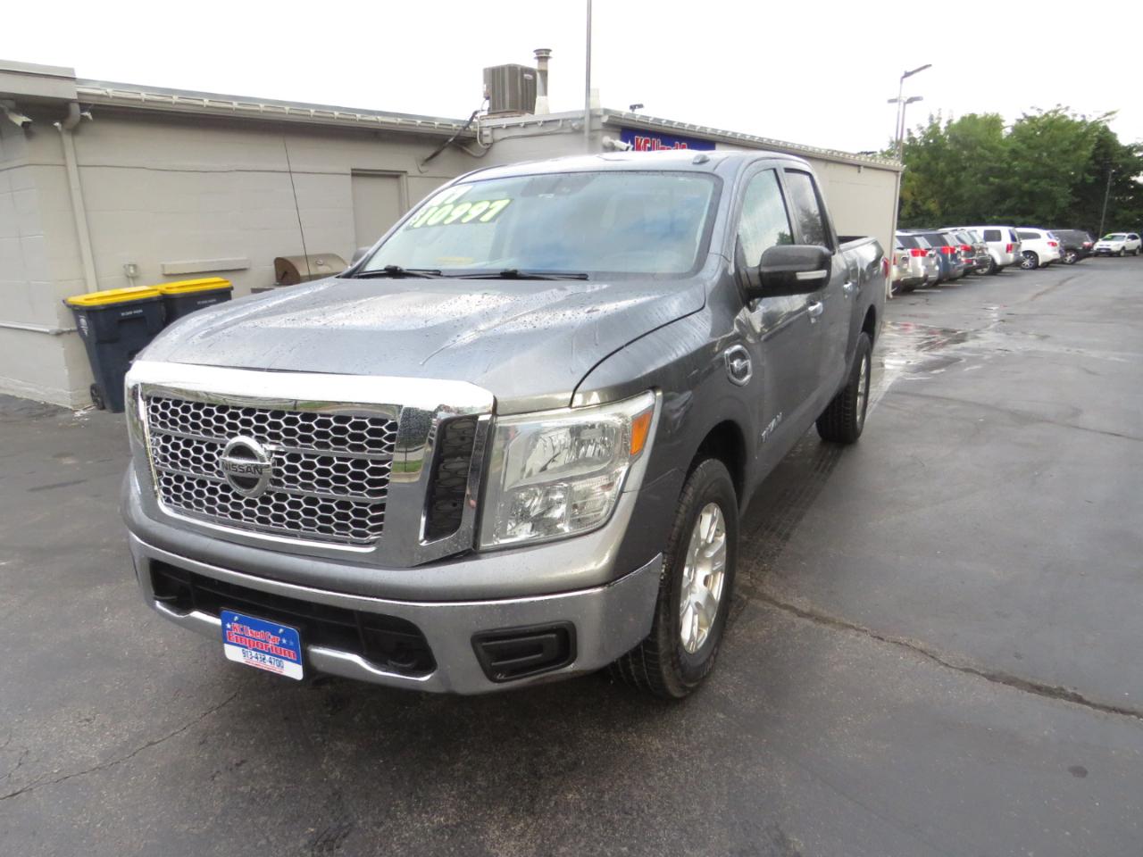 Nissan Titan 4x4 Crew Cab SV 2017
