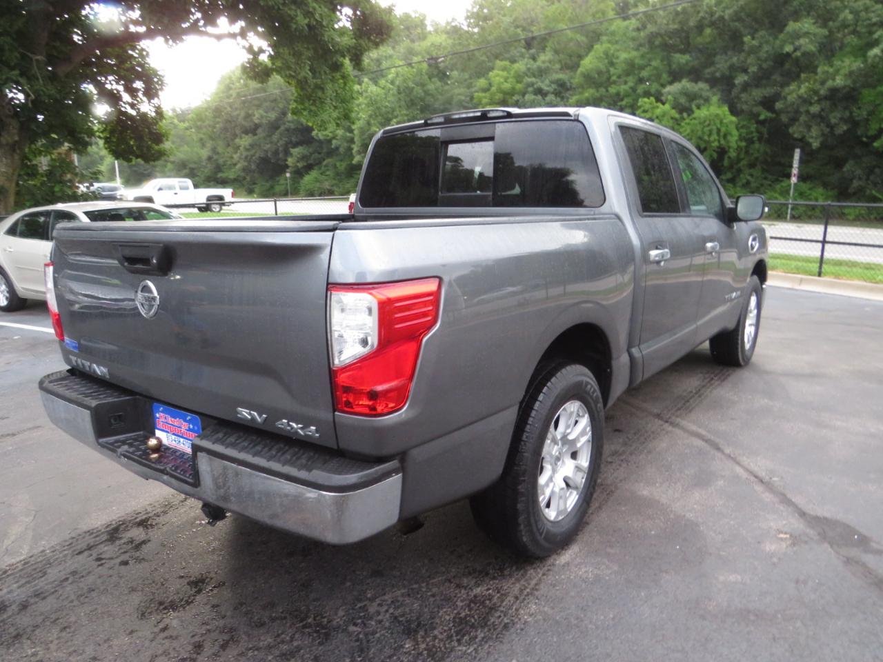 Nissan Titan 4x4 Crew Cab SV 2017