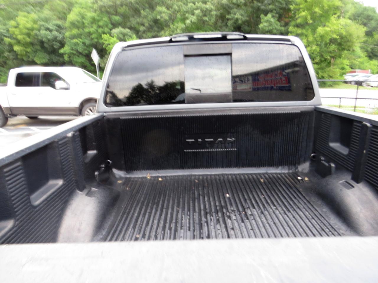 Nissan Titan 4x4 Crew Cab SV 2017