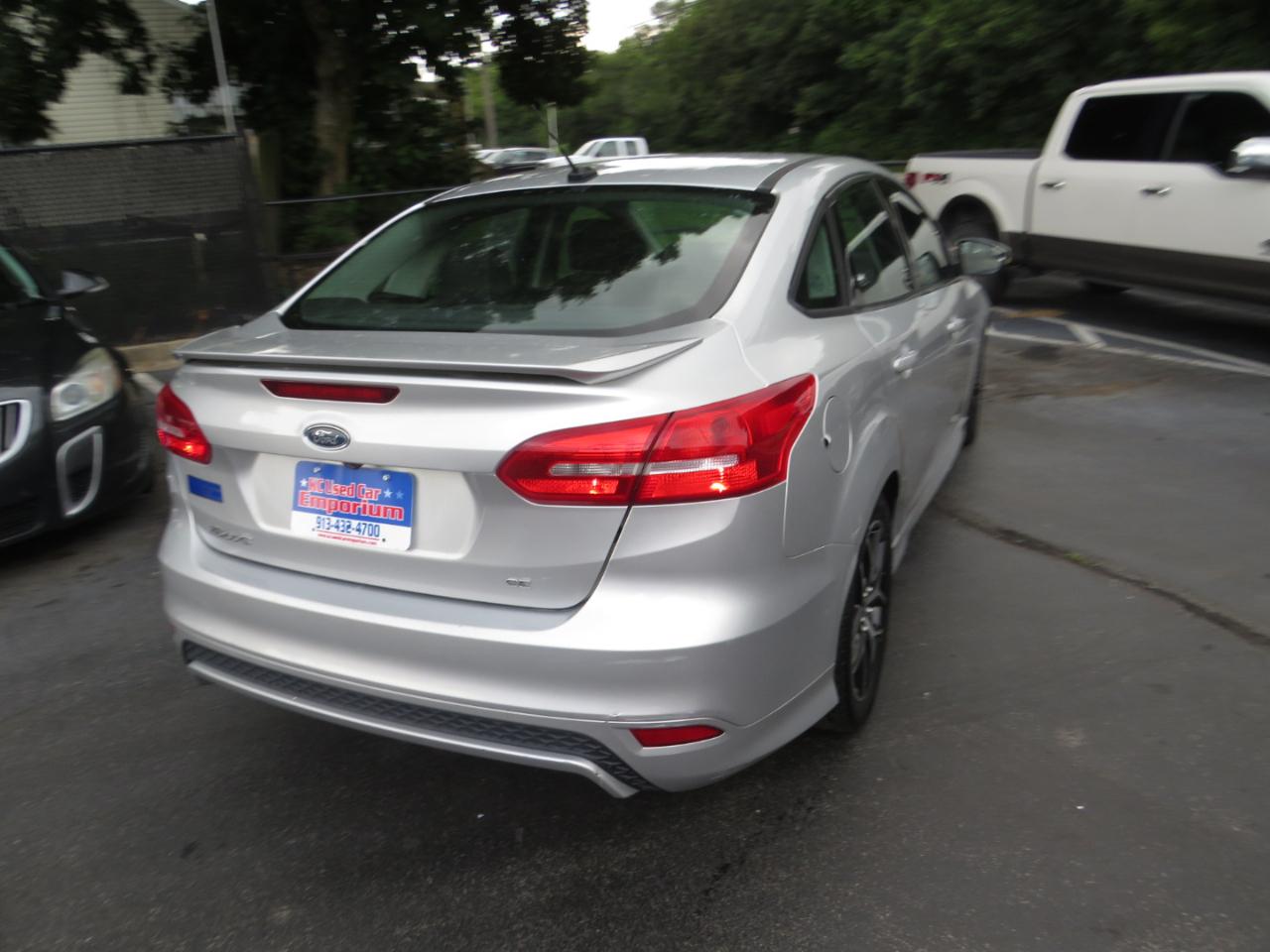 Ford Focus 4dr Sdn SE 2016