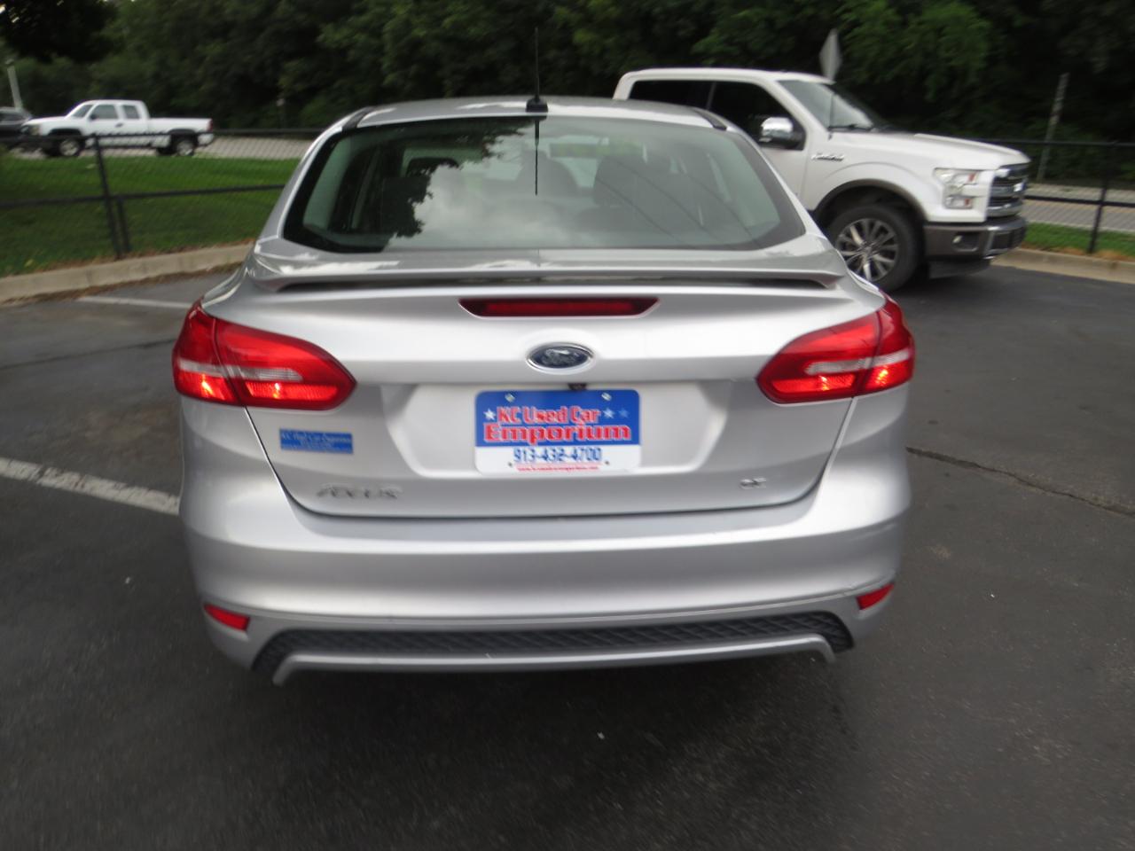 Ford Focus 4dr Sdn SE 2016