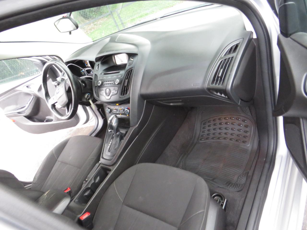 Ford Focus 4dr Sdn SE 2016