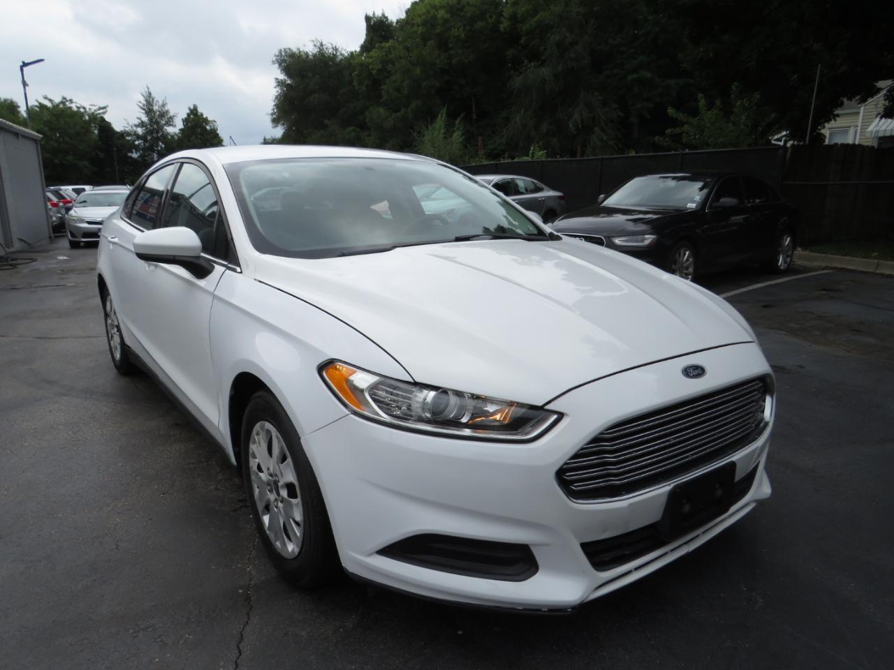 Ford Fusion 4dr Sdn S FWD 2013