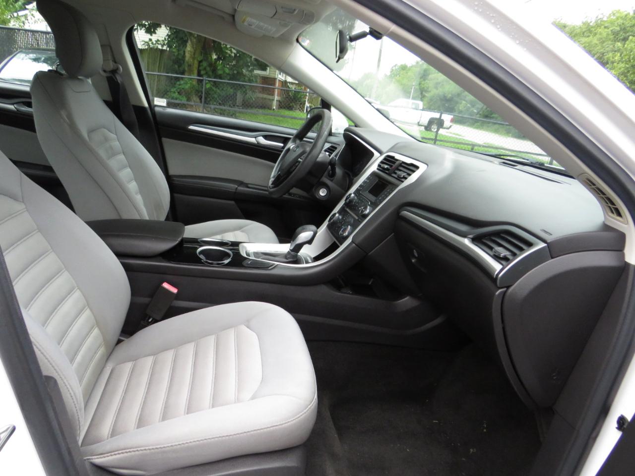 Ford Fusion 4dr Sdn S FWD 2013