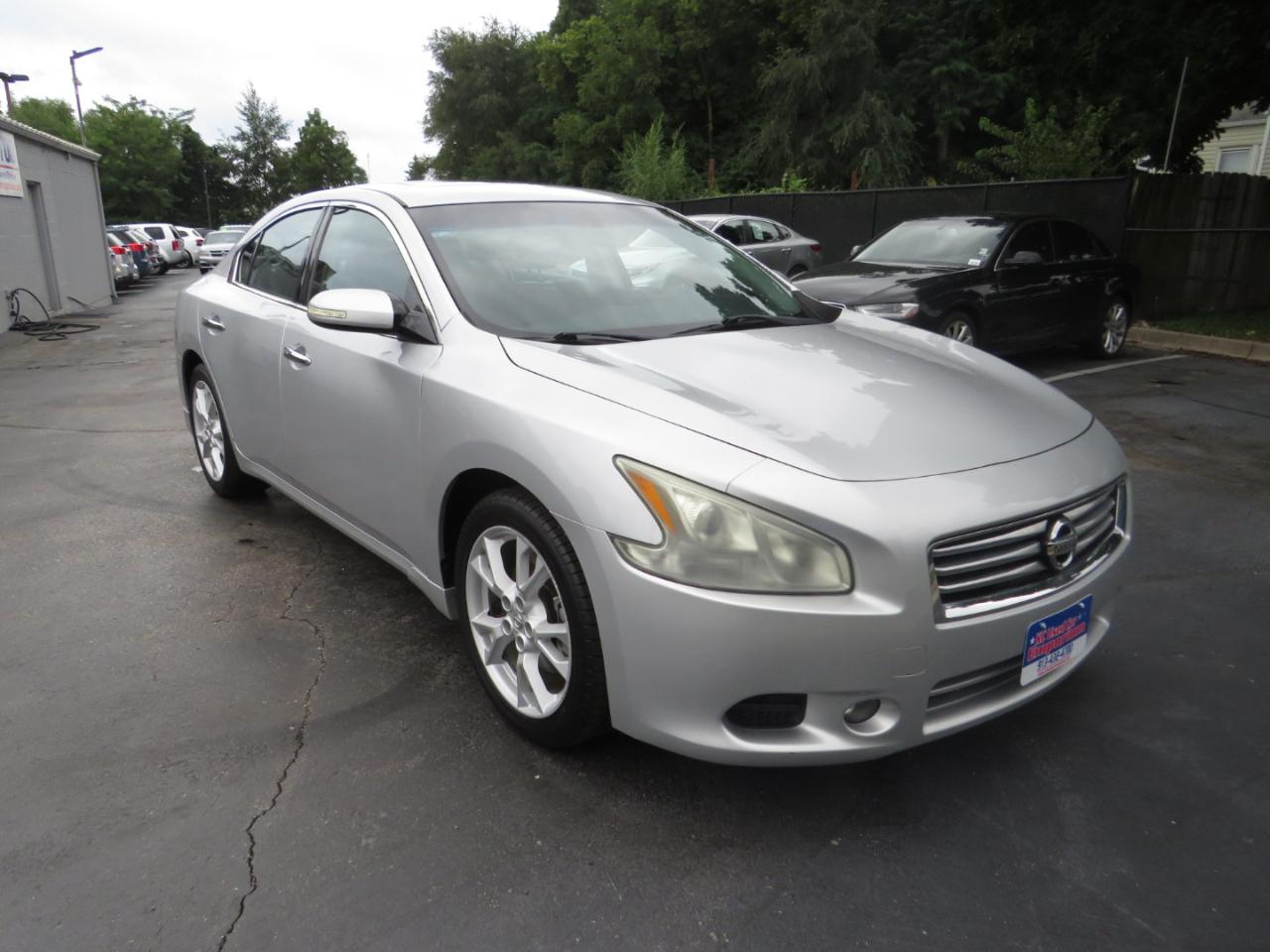Nissan Maxima 4dr Sdn 3.5 SV 2014