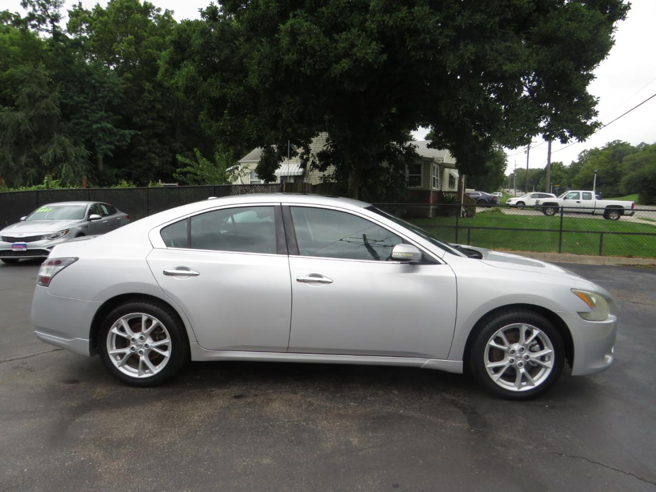 Nissan Maxima 4dr Sdn 3.5 SV 2014