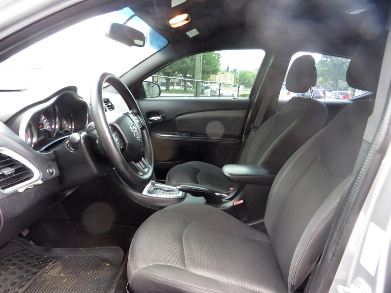 Dodge Avenger 4dr Sdn SE 2014