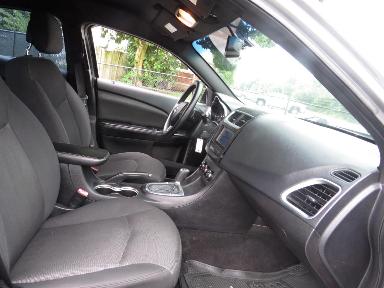 Dodge Avenger 4dr Sdn SE 2014