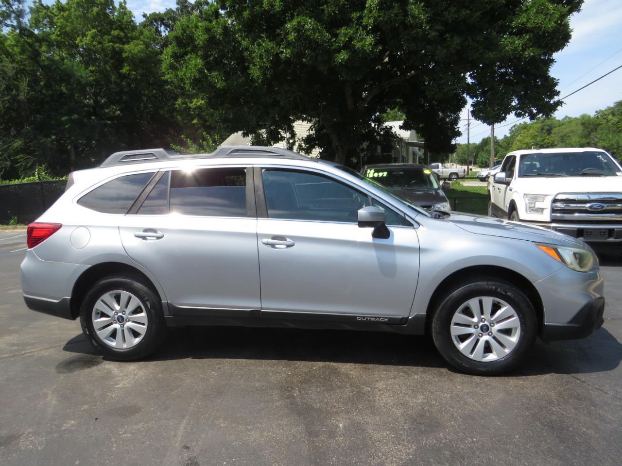 Subaru Outback 4dr Wgn 2.5i Premium 2015