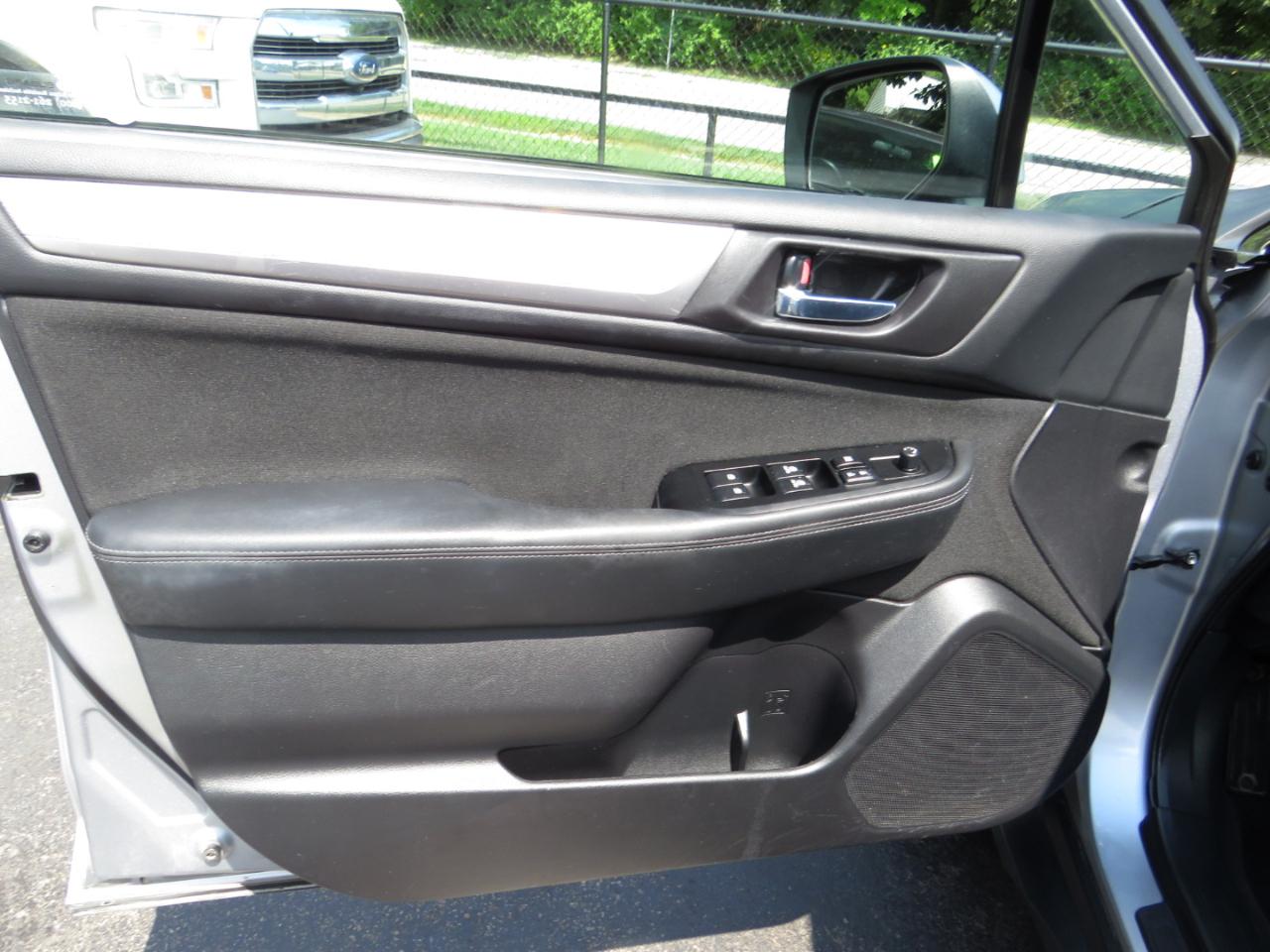 Subaru Outback 4dr Wgn 2.5i Premium 2015