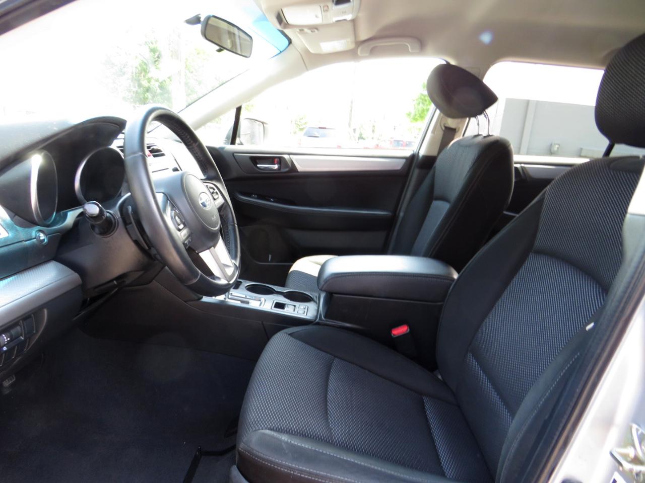 Subaru Outback 4dr Wgn 2.5i Premium 2015