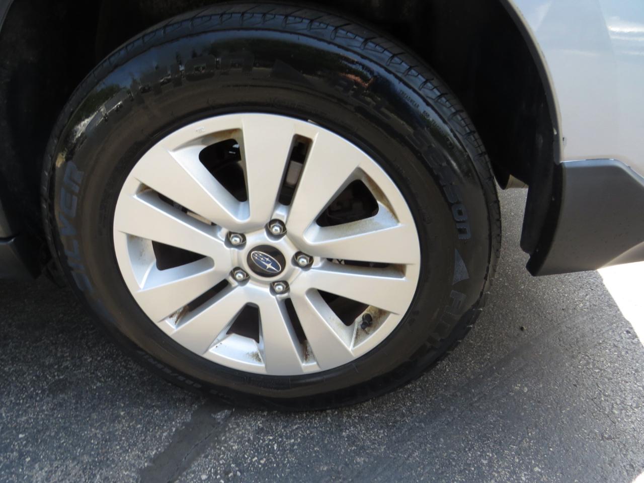 Subaru Outback 4dr Wgn 2.5i Premium 2015