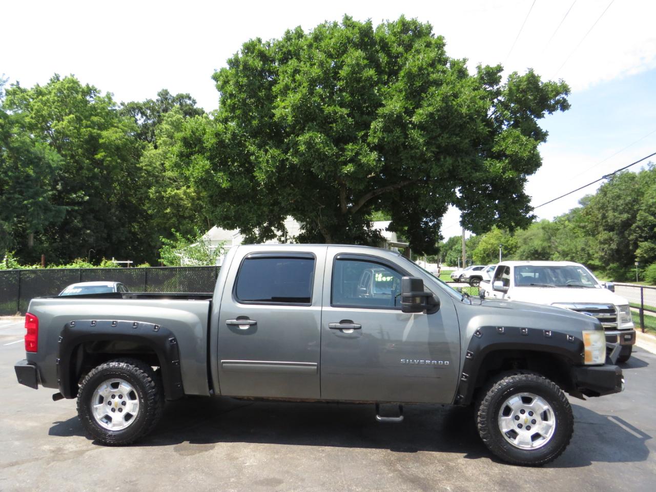 Chevrolet Silverado 1500 4WD Crew Cab 143.5" LT 2011