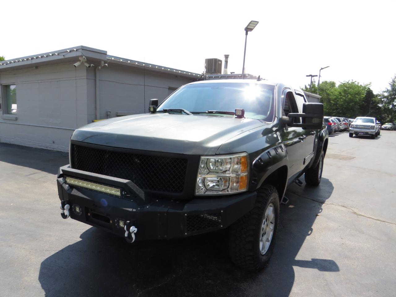 Chevrolet Silverado 1500 4WD Crew Cab 143.5" LT 2011