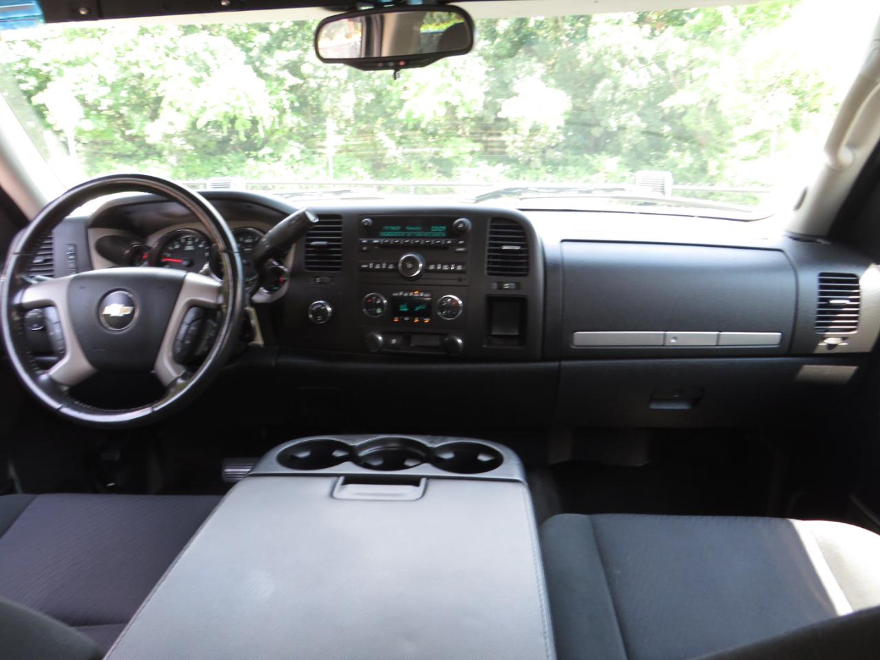 Chevrolet Silverado 1500 4WD Crew Cab 143.5" LT 2011