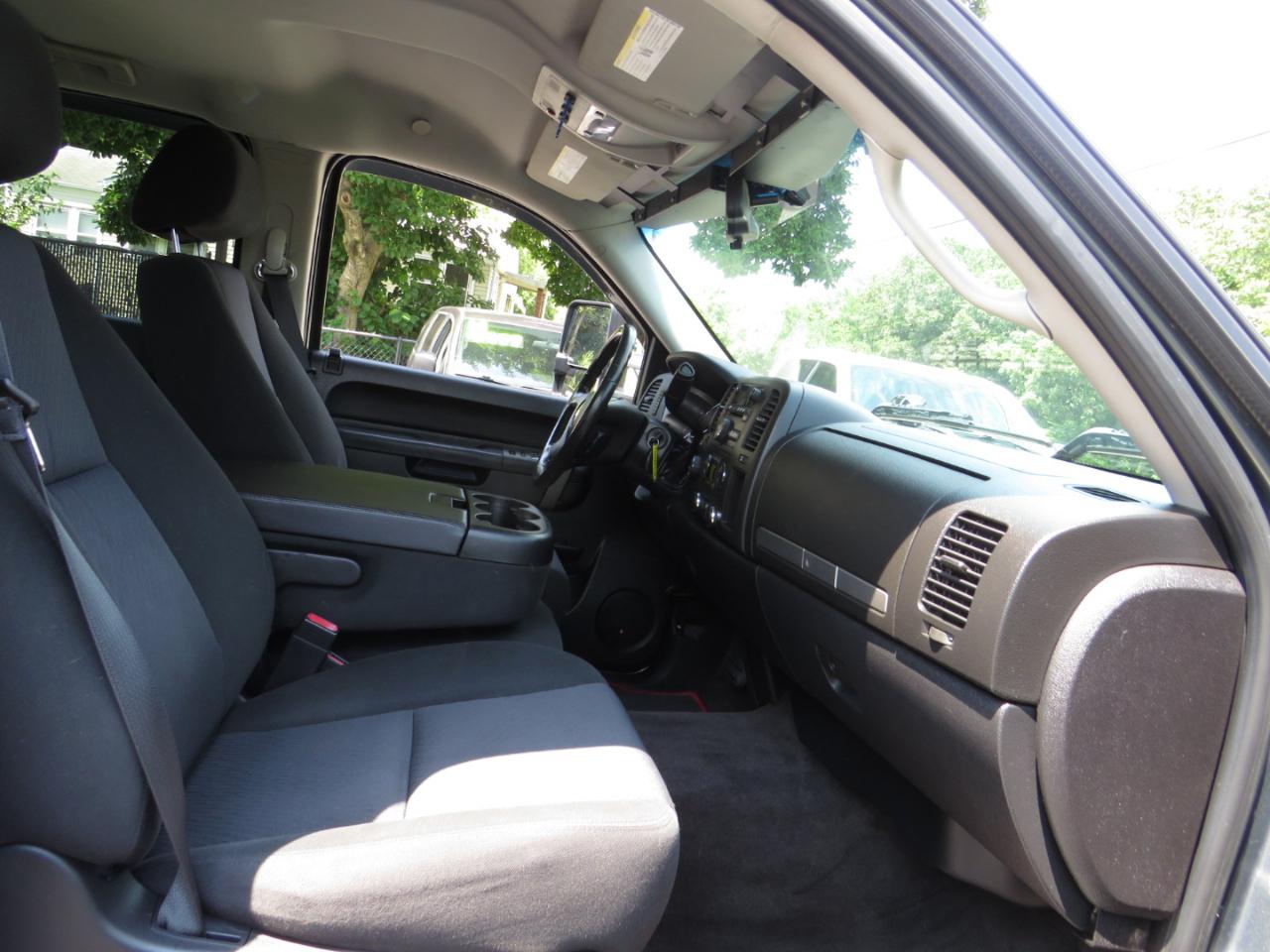 Chevrolet Silverado 1500 4WD Crew Cab 143.5" LT 2011