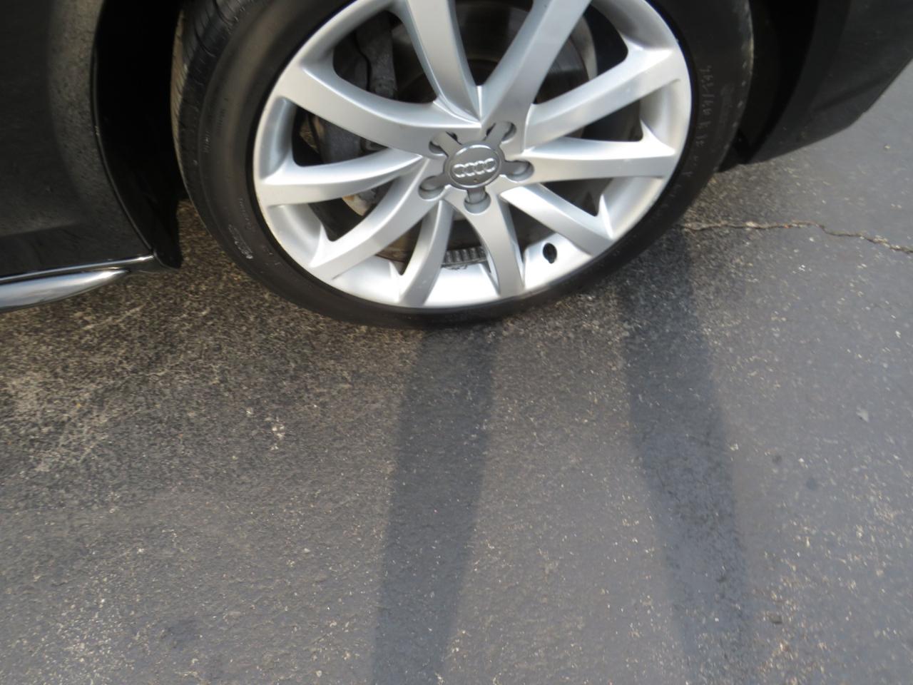 Audi A4 4dr Sdn CVT FrontTrak 2.0T Premium 2014