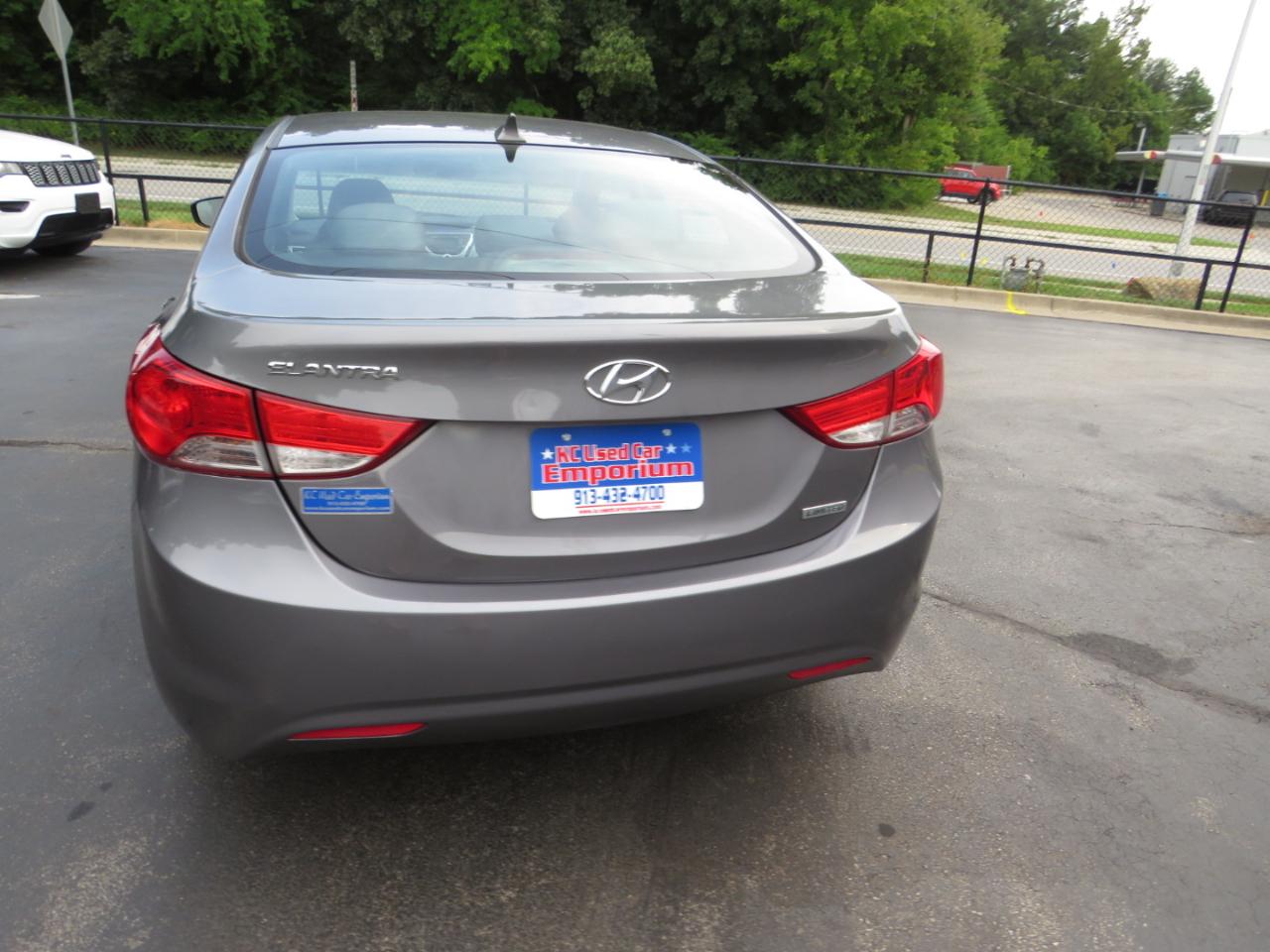 Hyundai Elantra 4dr Sdn Auto Limited (Alabama Plant) 2012