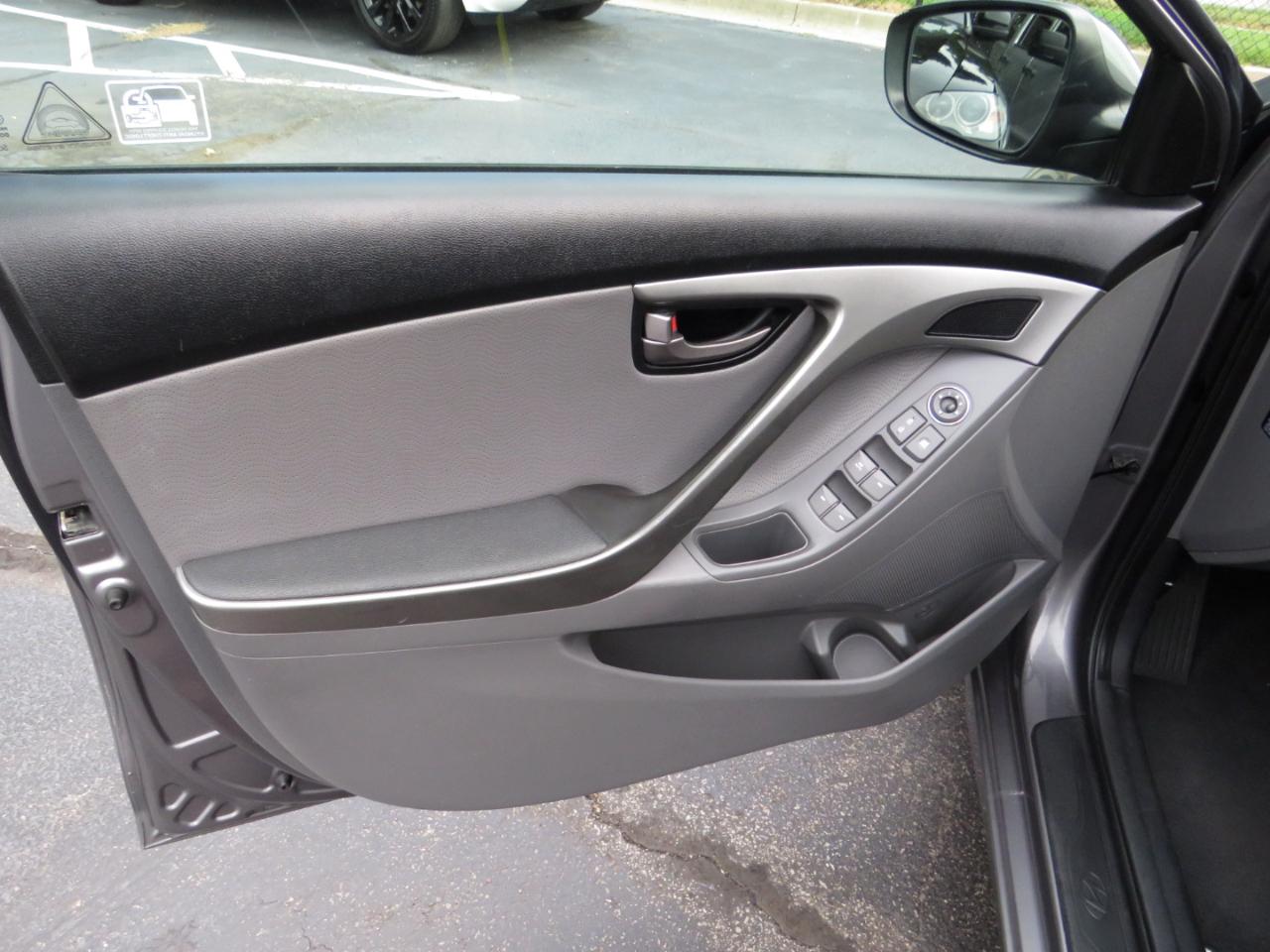 Hyundai Elantra 4dr Sdn Auto Limited (Alabama Plant) 2012