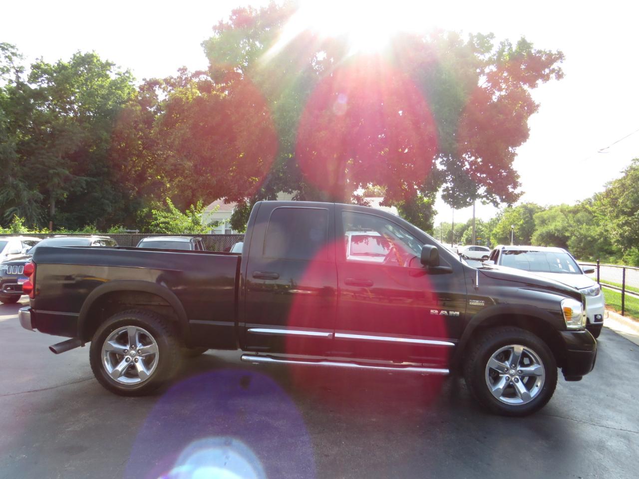 Dodge Ram 1500 4WD Quad Cab 140.5" Laramie 2008