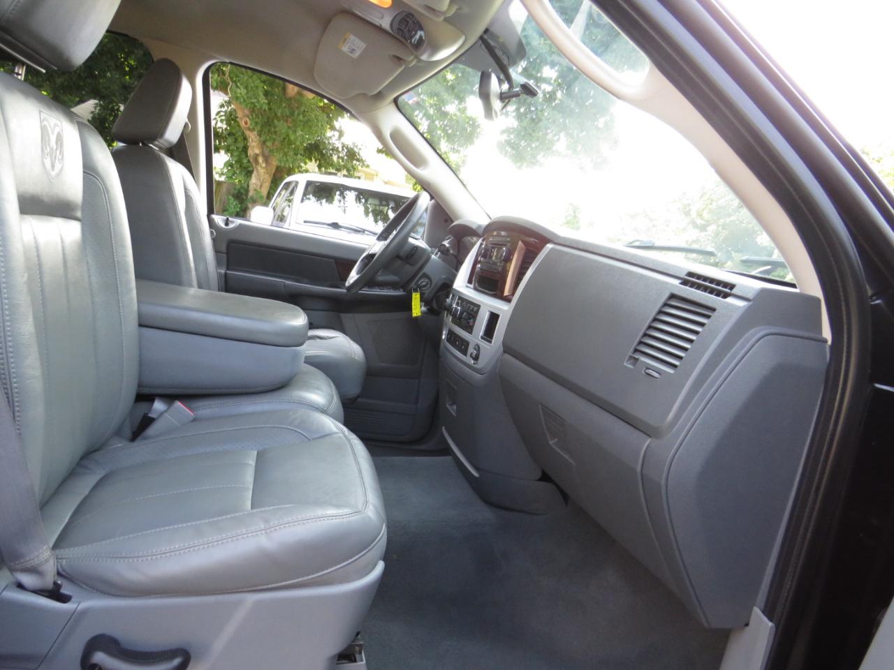 Dodge Ram 1500 4WD Quad Cab 140.5" Laramie 2008